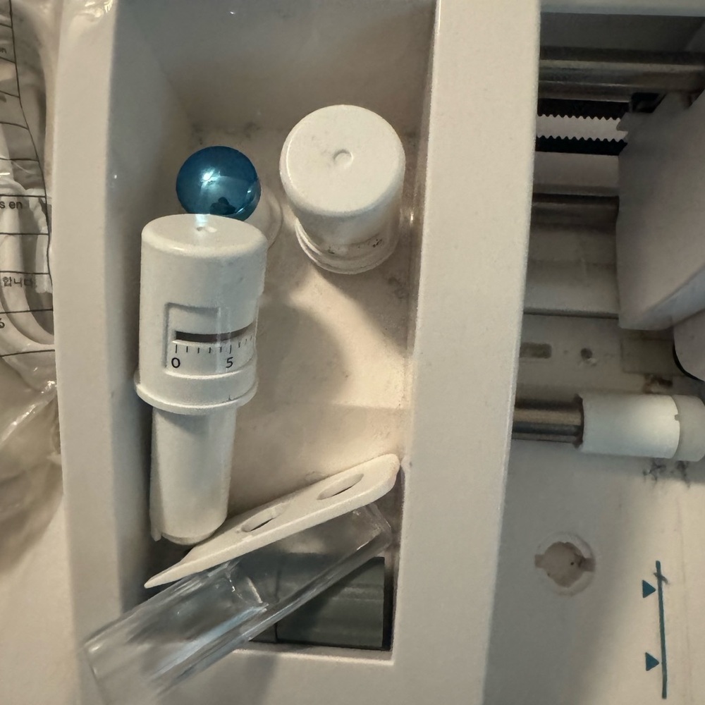 Silhouette USB-Enabled Device in White (3rd generation) - Picture 6 of 7